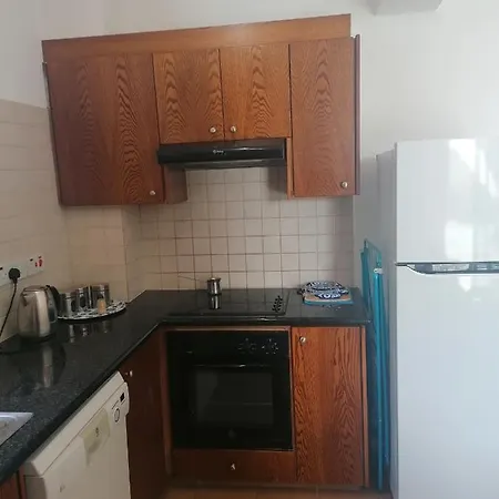 Spacious 3 Bedroom Private Pool Vilă Paphos