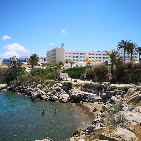 Spacious 3 Bedroom Private Pool Paphos