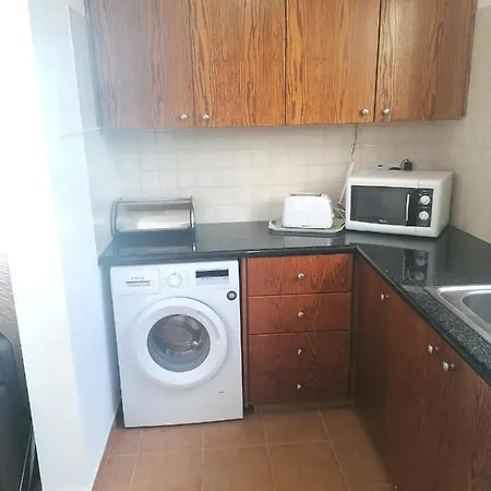 Spacious 3 Bedroom Private Pool 빌라 파포스