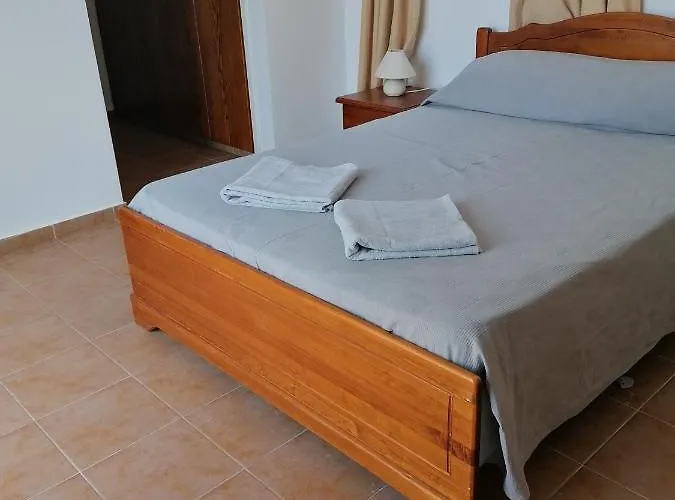 Spacious 3 Bedroom Private Pool Villa Paphos