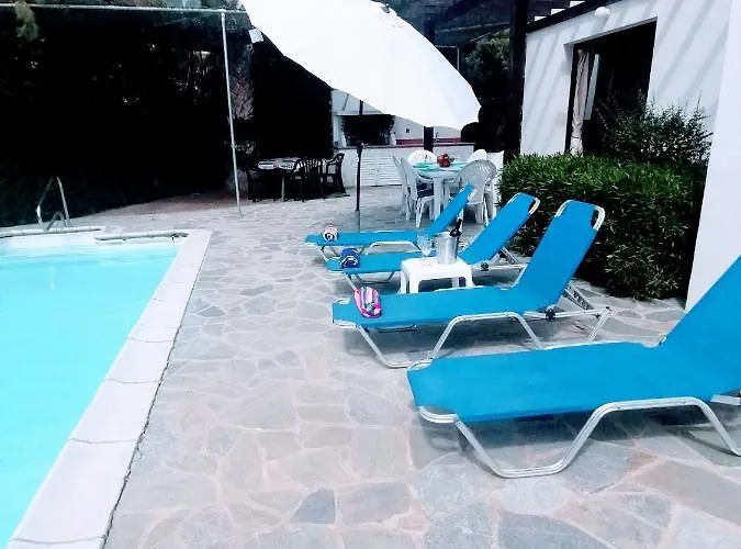 Spacious 3 Bedroom Private Pool Vila *