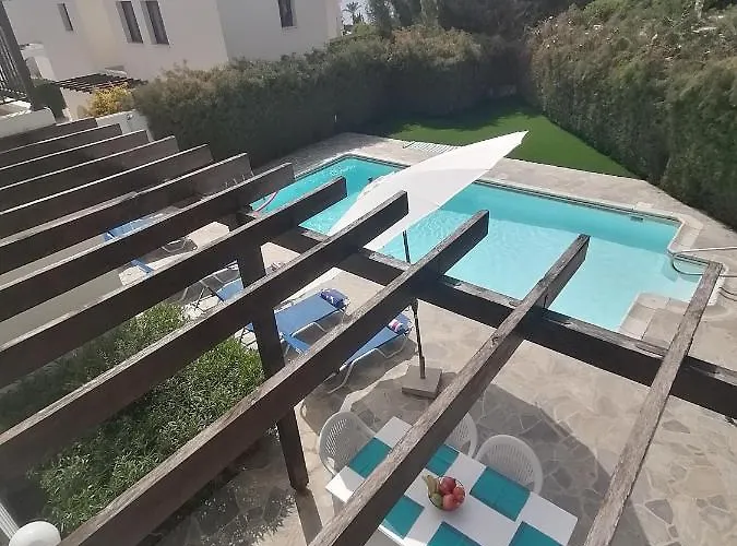 Spacious 3 Bedroom Private Pool