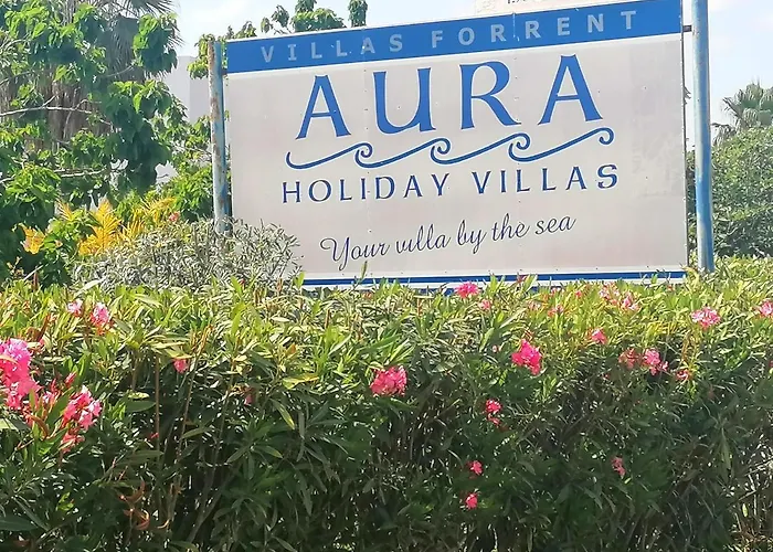 Spacious 3 Bedroom Private Pool Villa *