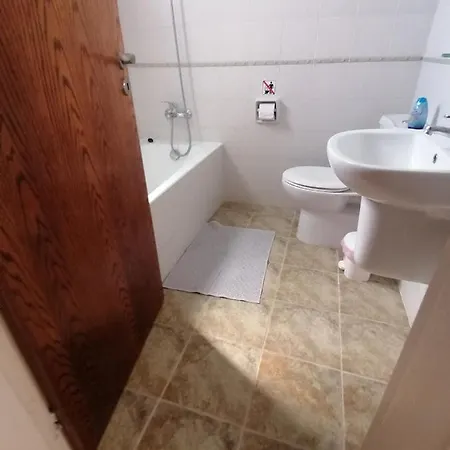 Spacious 3 Bedroom Private Pool * بافوس